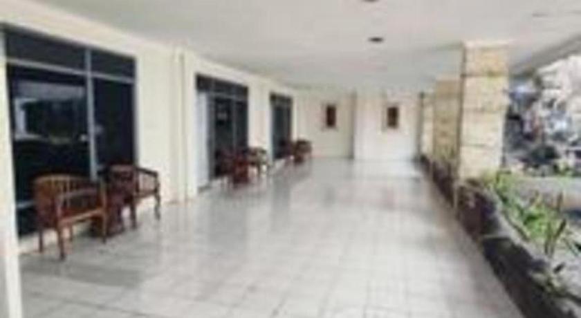 Alexander Hotel Tegal Екстер'єр фото
