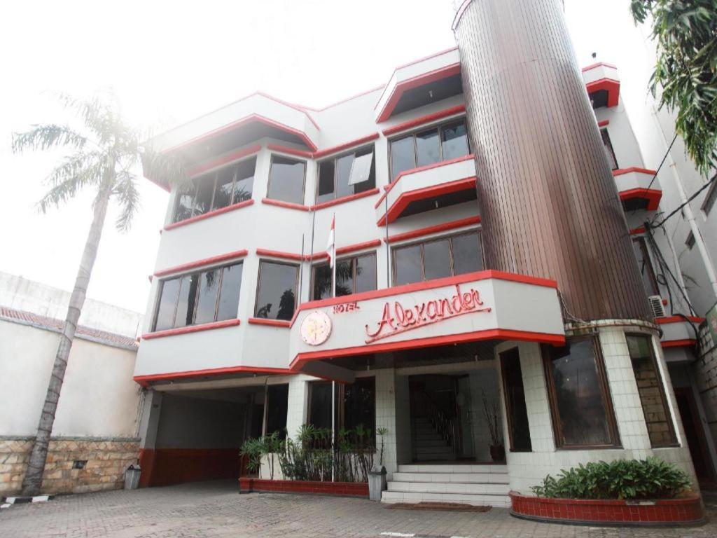 Alexander Hotel Tegal Екстер'єр фото